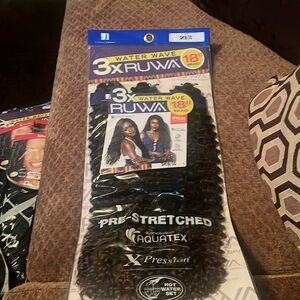 3 bundles 18” water wave unopened